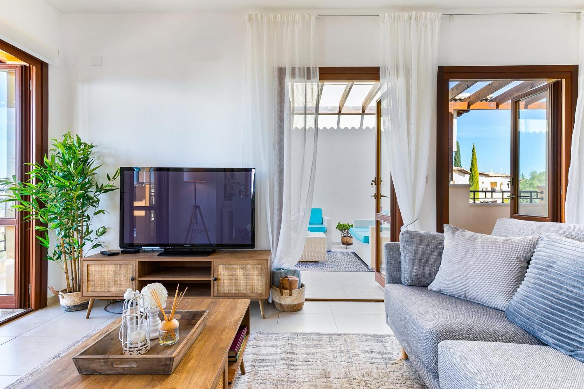 1 Bedroom Apartment Pyrgos With Beautiful Sea And Sunset Views, Aphrodite Hills Resort Kouklia Exterior foto